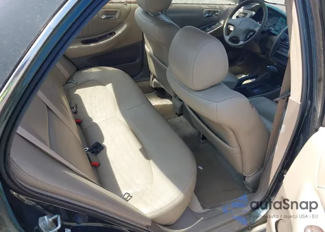 2000 Honda Accord 2.3 Ex from USA, damaged, VIN 1HGCG5666YA111256